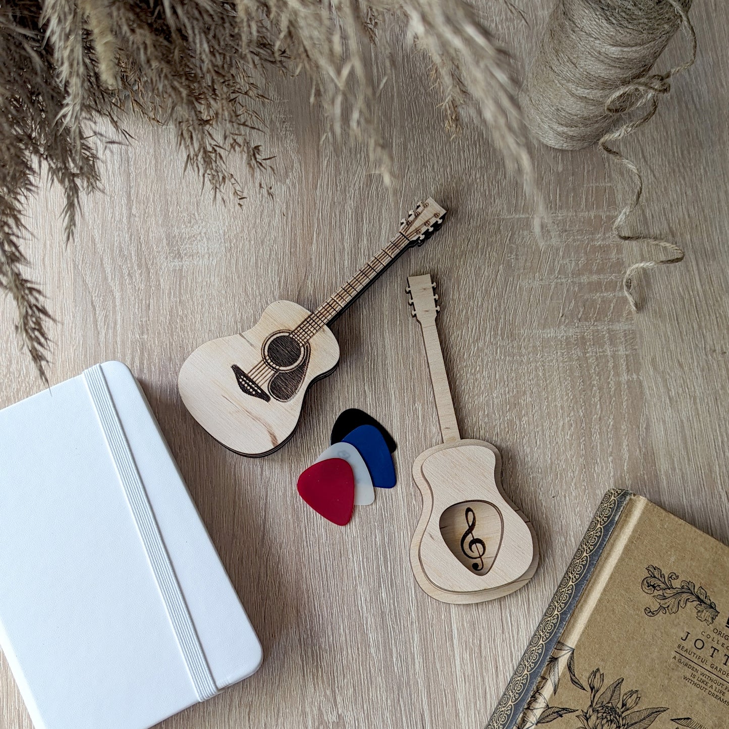 Guitar pick holder