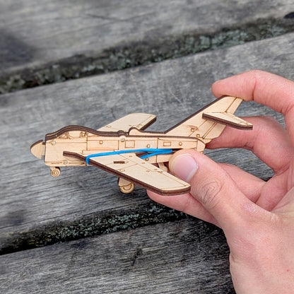 Airplane with shutting arrow mechanism