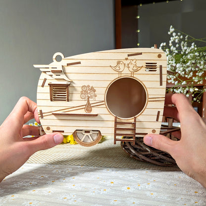 Camper Birdhouse