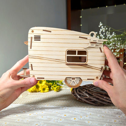 Camper Birdhouse