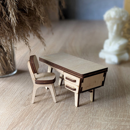Desk & chair