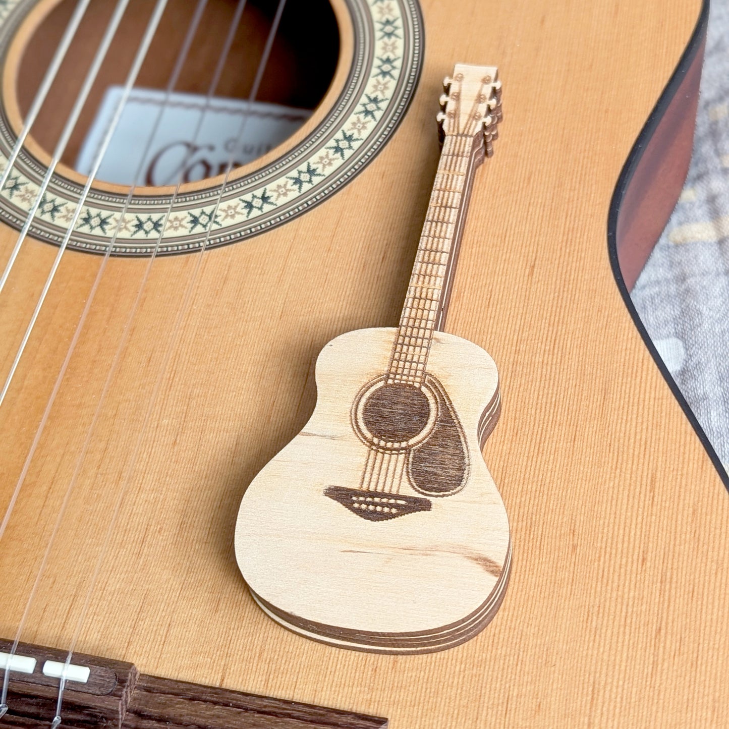 Guitar pick holder