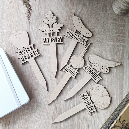 Big Garden Stakes Set