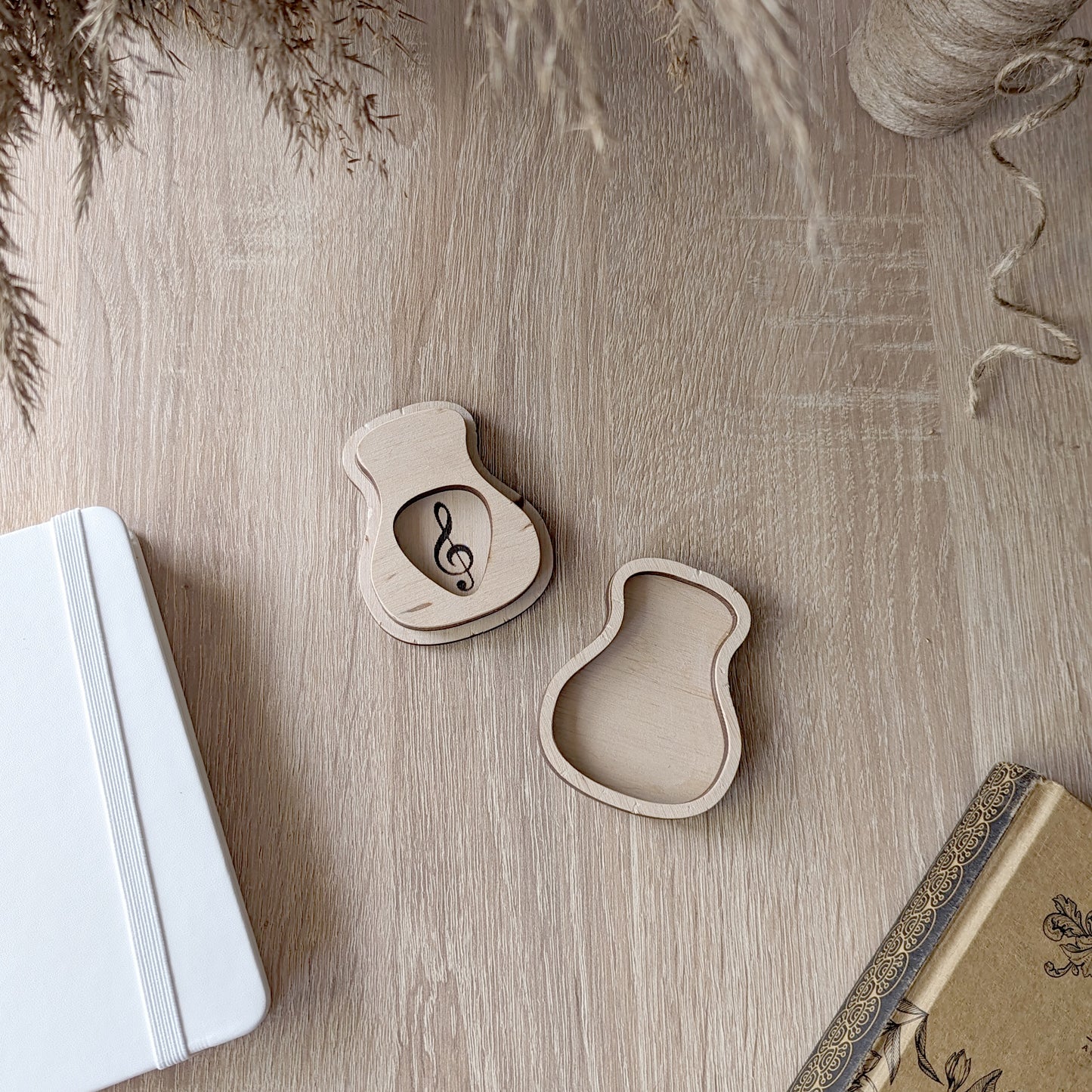 Guitar pick holder