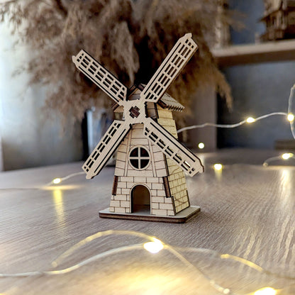 Windmill Miniature with Rotated Screw