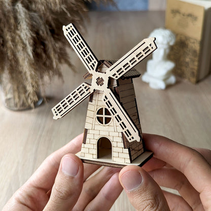Windmill Miniature with Rotated Screw