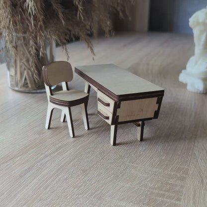 Desk & chair
